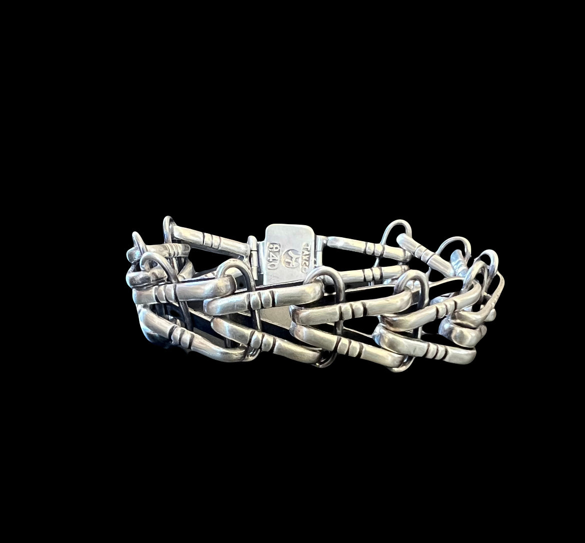 Hector Aguilar Taxco Mexico Sterling Silver V Link Bracelet 1940s RARE